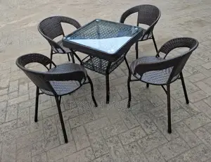 4-Seater Outdoor Rattan Dining Set With Glass Table