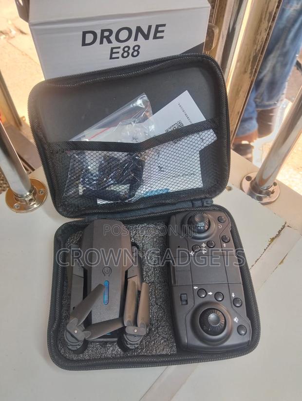 E88 Foldable Camera Drone for Beginners Kids - thumbnail 3