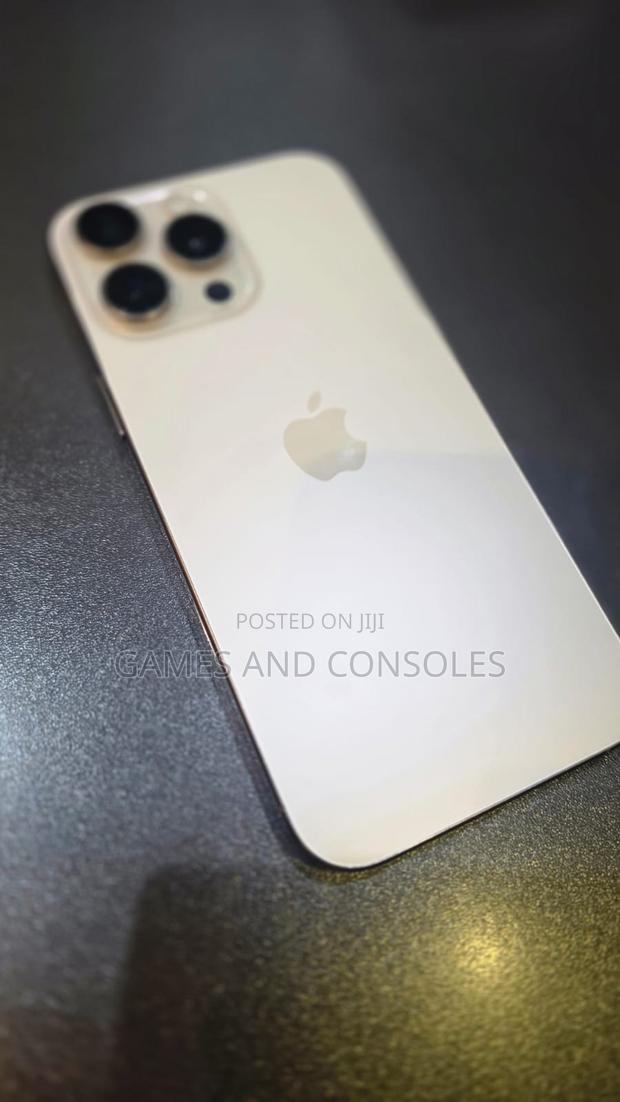 Apple iPhone 16 Pro Max 256 GB Gold - thumbnail 2