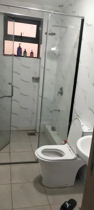 5bdrm Duplex in 3Rd Parklands Avenue for rent