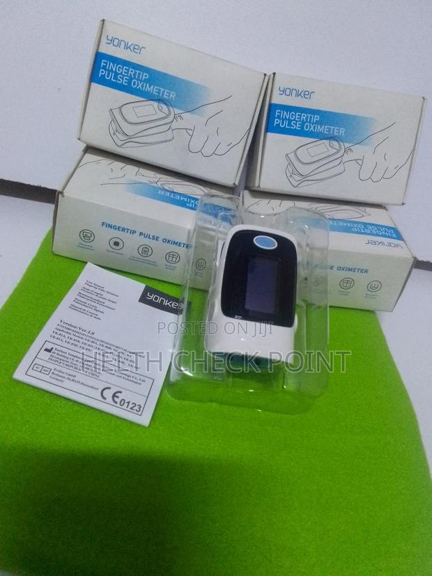 Fingertip Pulse Oximeter - main view