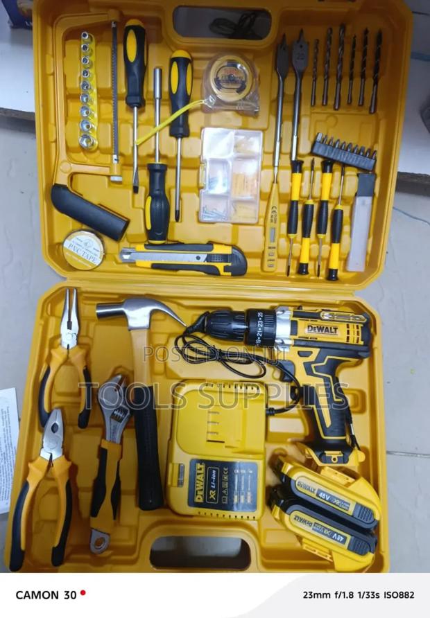 Dewalt Cordless Drill Set/Drill Set