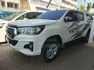 Toyota Hilux Revo Double Cab Deisel 2.8 AWD 2019 White