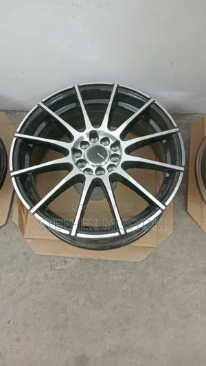 Universal Size 17inch Semi Offset Wheels