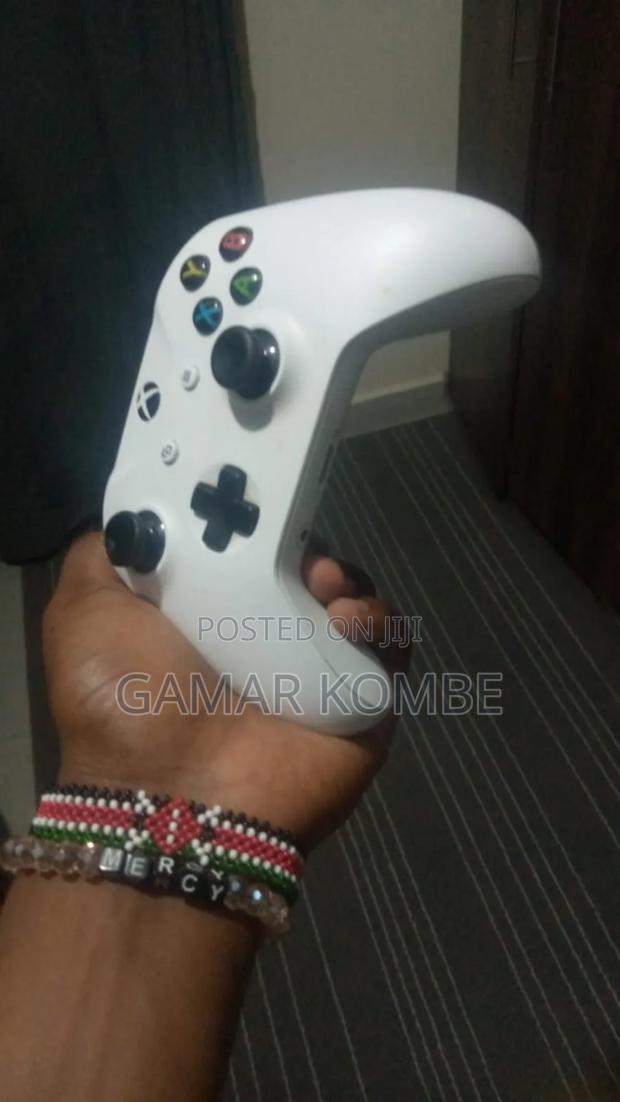 Xbox One S - thumbnail 5