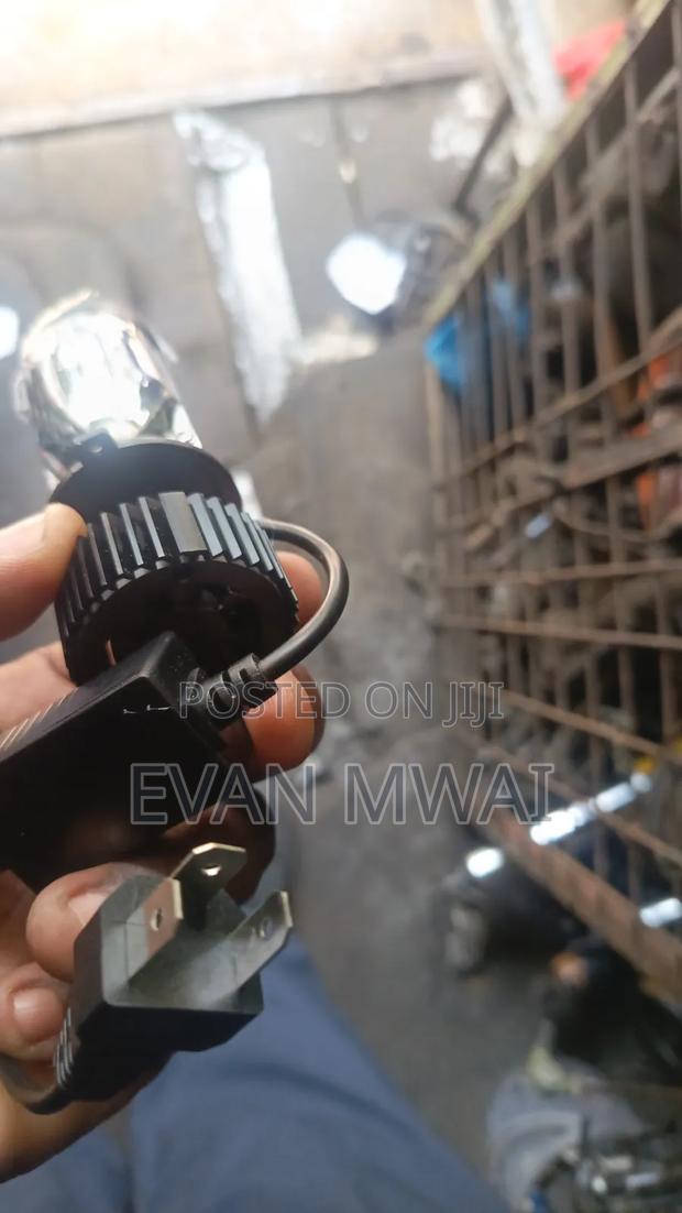 Mini Projector Led Bulb Excellent Brightness - thumbnail 3