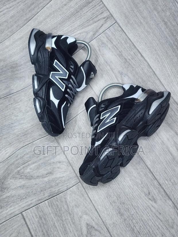 New Balance 9060 Unisex Sneakers