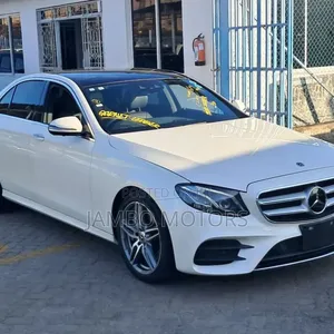 Mercedes-Benz E300 2019 White