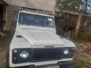 Land Rover Defender 1999 White