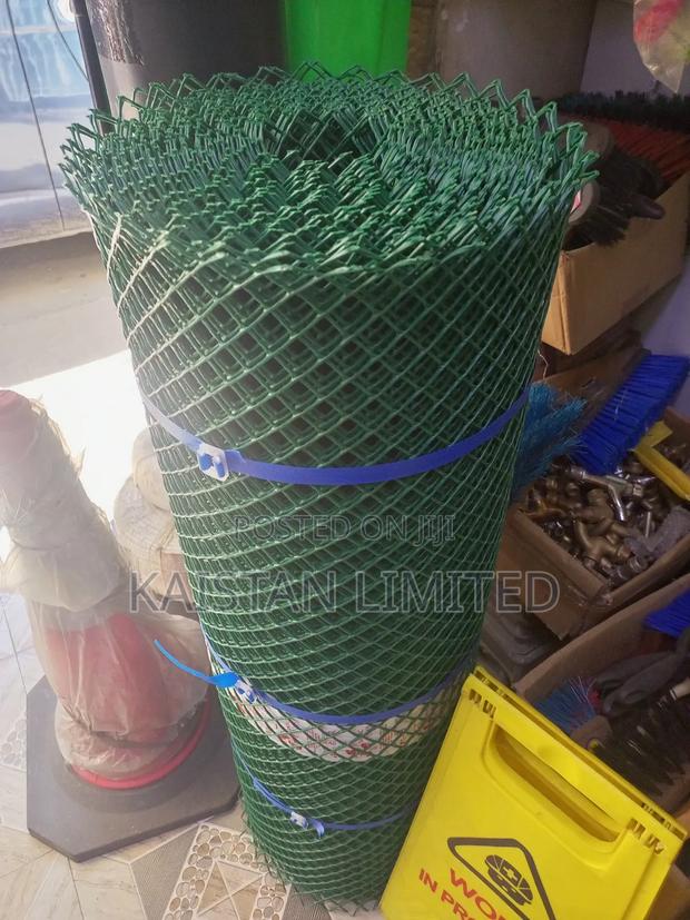 Plastic Chicken Wire 1m By 25m - thumbnail 5