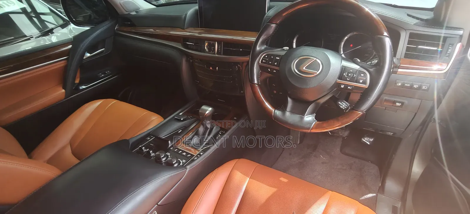 Lexus LX 570 (5 seats) AWD 2017 White