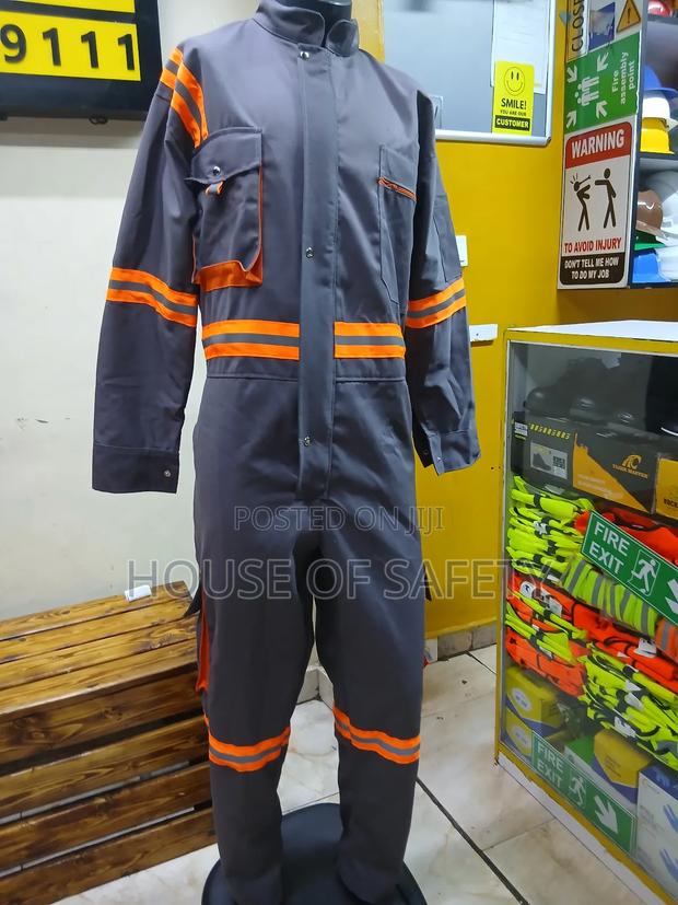 Demanding Work Environment Key Features Overalls - main view