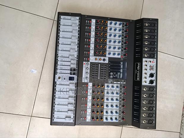 Pro Voice 12chanels Powered Mixer