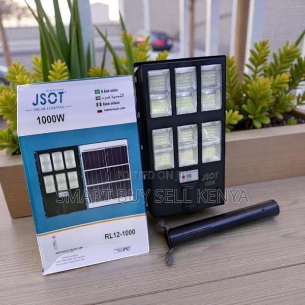 High Brightness Energy Saving 1000w Watts Solar Street Light - main view