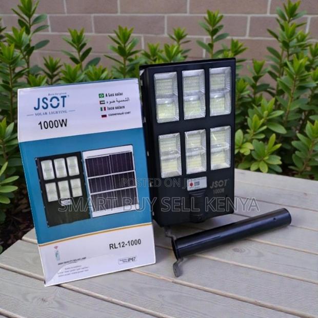 High Brightness Easy to Install 1000w Watts Solar Street Light