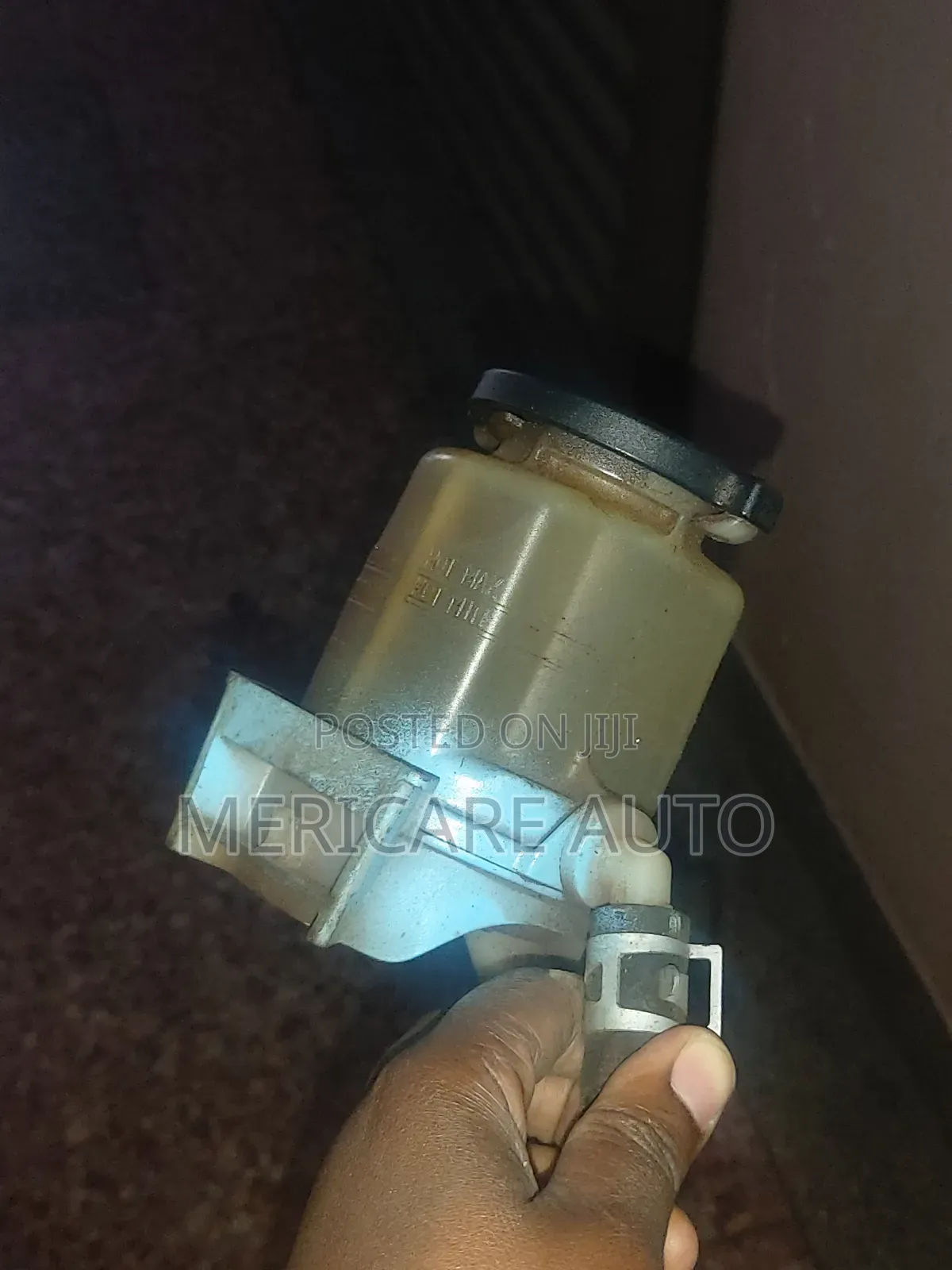 Power Steering Fluid Container Vigo