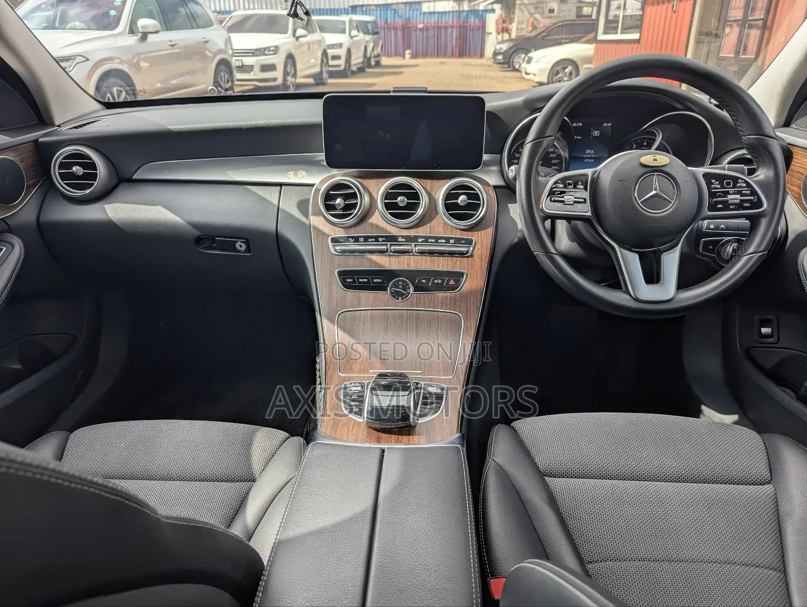 Mercedes-Benz C200 2018 Black
