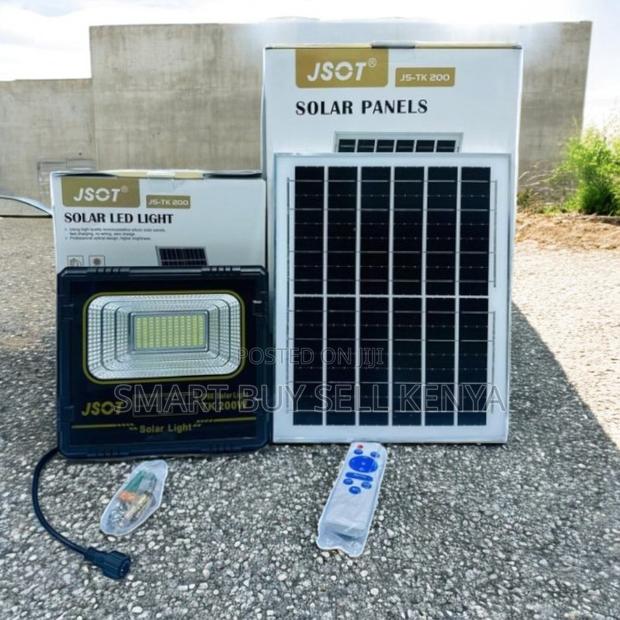 Maintenance-Free Ip66 200w Watts High Power Led Solar Flood Light