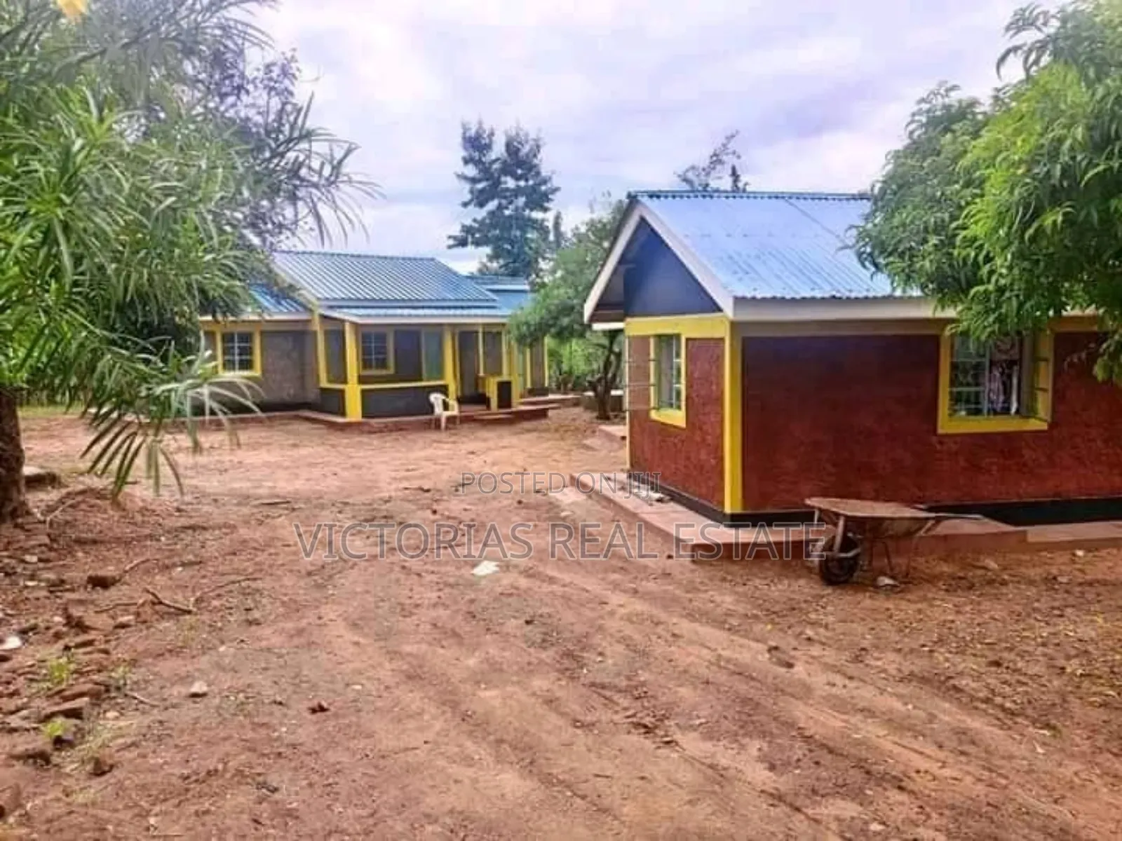 2 Bedroom Home,Separate Kitchen and 2 Other Single Room for Sale