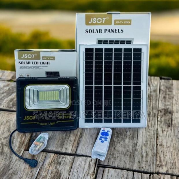 Multiple Control Ip66 Dusk to Dawn 200w Watts Led Solar Flood Light - main view