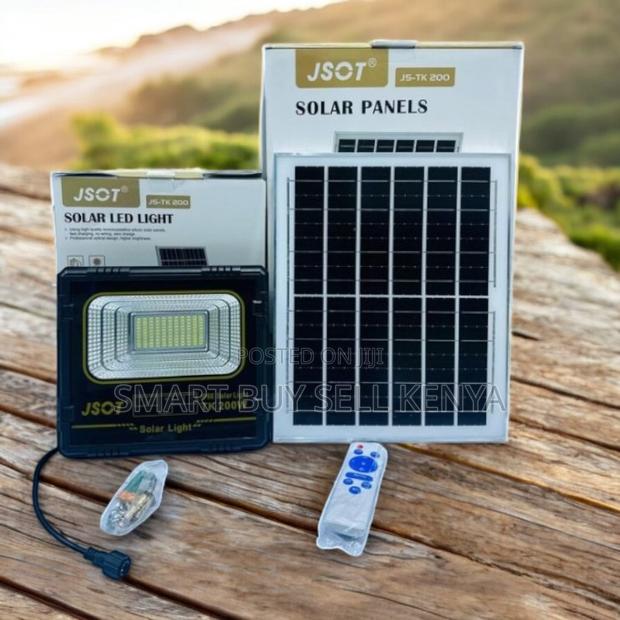 Automatic Ip66 Dusk to Dawn 200watts High Power Led Solar Flood Light - main view