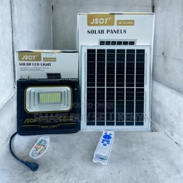 Energy Saving Automatic Ip66 200w High Power Led Solar Flood Light