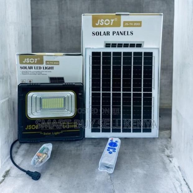 Top Quality Waterproof Ip66 Dusk to Dawn 200w Led Solar Flood Light