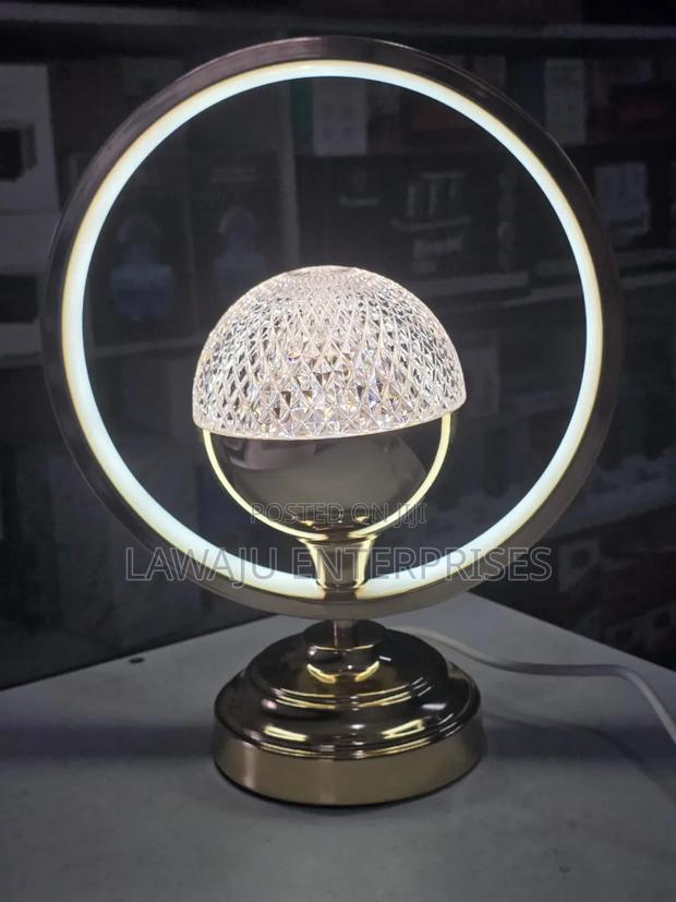 Round Table Lamp