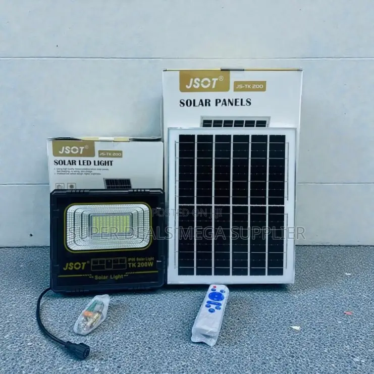 Maintenance Free Ip66 Dusk to Dawn 200 Watts Led Solar Flood Light