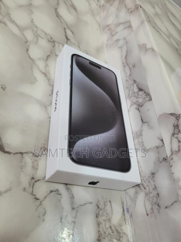 New Apple iPhone 15 Pro Max 256 GB Black - thumbnail 3