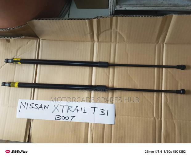 Nissan Xtrail T31 Boot Shocks