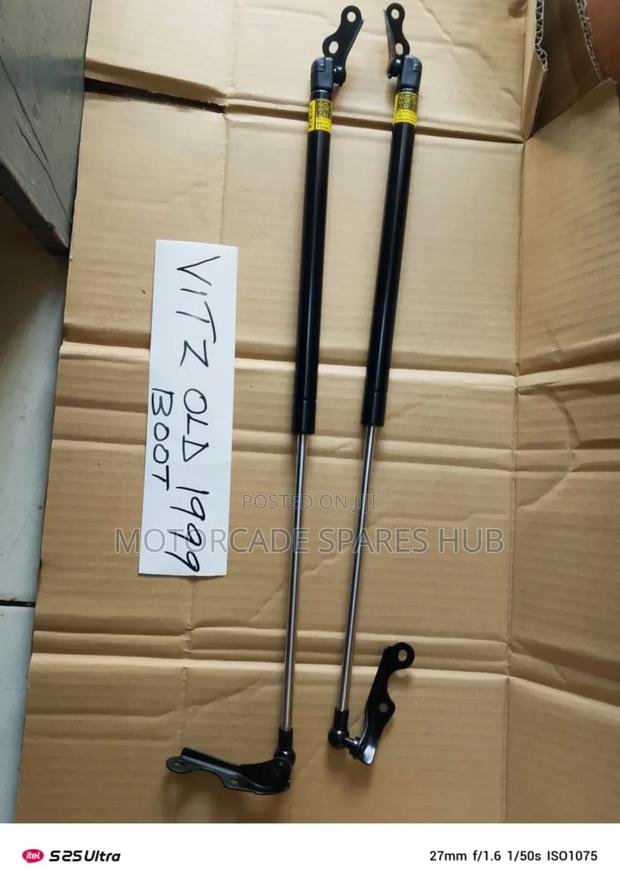 Toyota Vitz 1999 Boot Shocks - main view