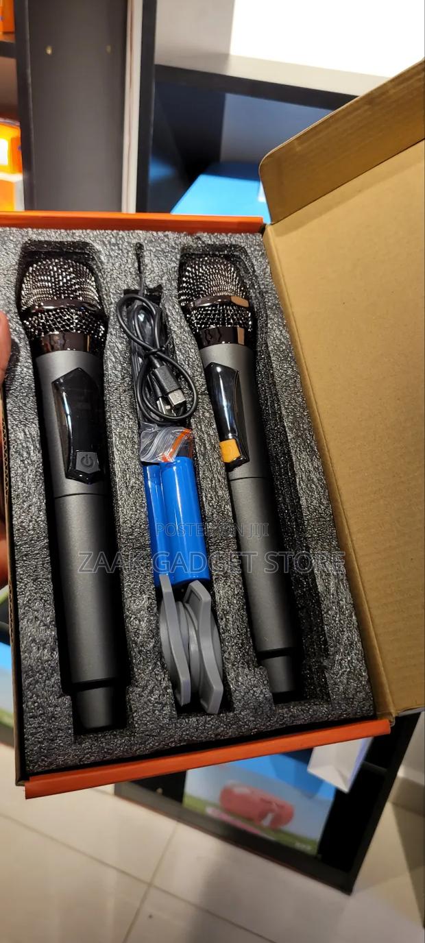 Professional Wirelessmicrophone System With Two Handheld Microphones. - thumbnail 4
