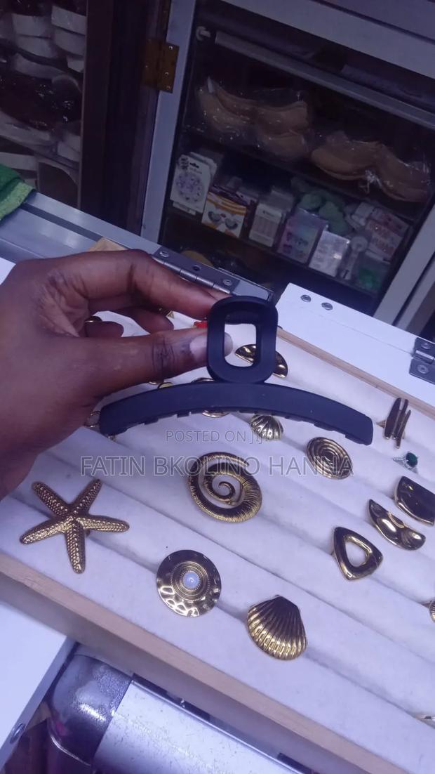 Black Hair Claws - thumbnail 3