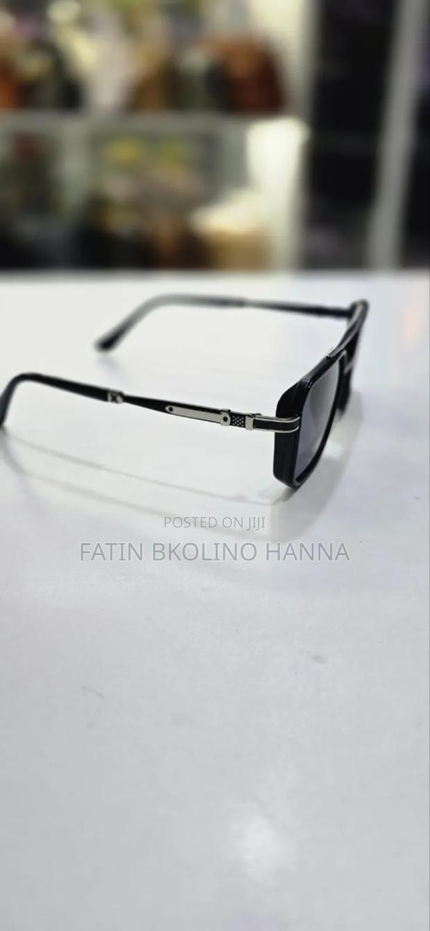 Louis Vuitton Shades / Sunglass - thumbnail 2