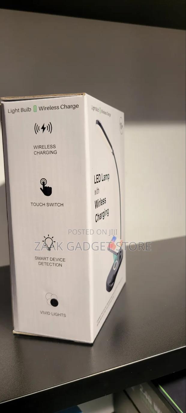 Led Lamp With a Wireless Charging Base - thumbnail 4