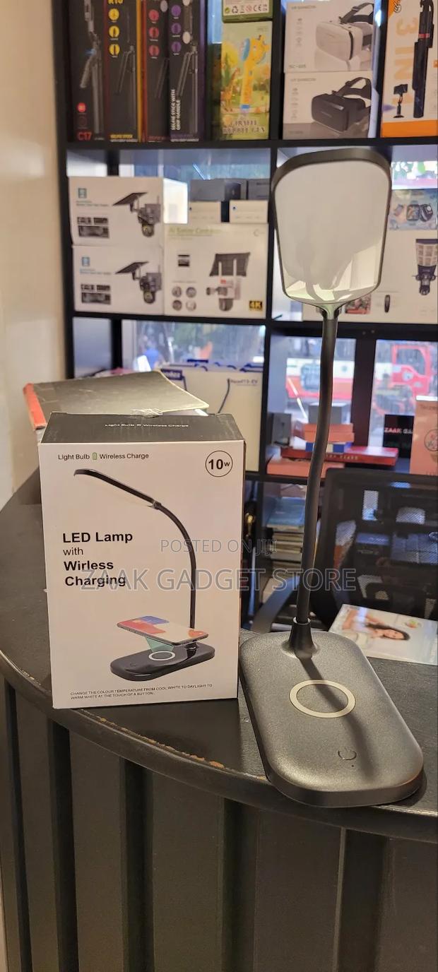 Led Lamp With a Wireless Charging Base - thumbnail 6