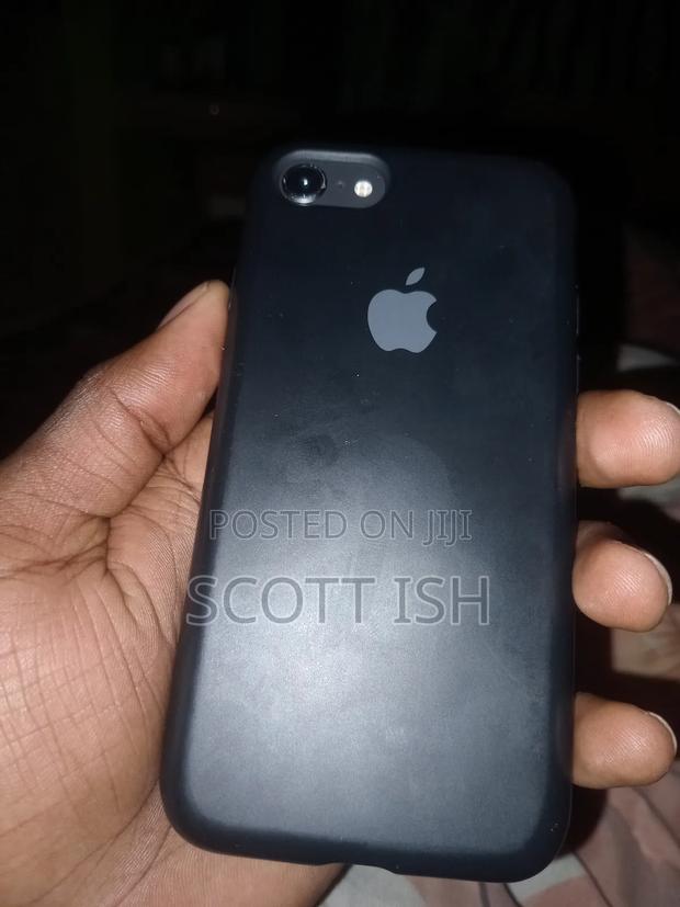 Apple iPhone 8 64 GB Gray - main view