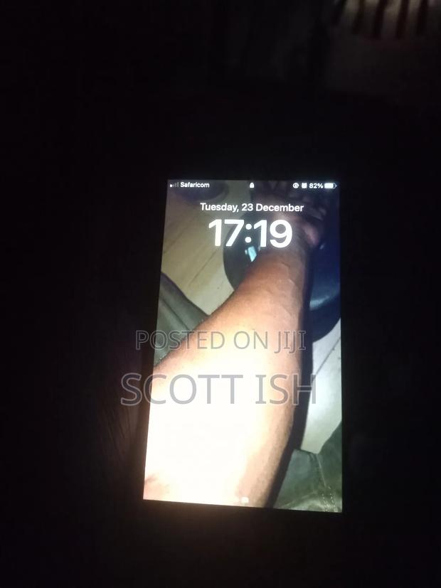 Apple iPhone 8 64 GB Gray - thumbnail 4