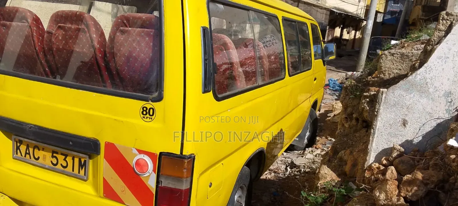 Nissan Caravan (Urvan) 1994 Yellow