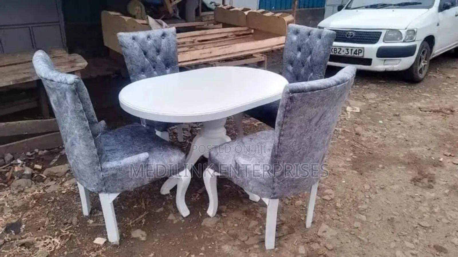 Oval 4-Seater Set