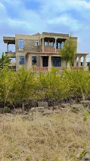 6bdrm Maisonette in Malaa for sale
