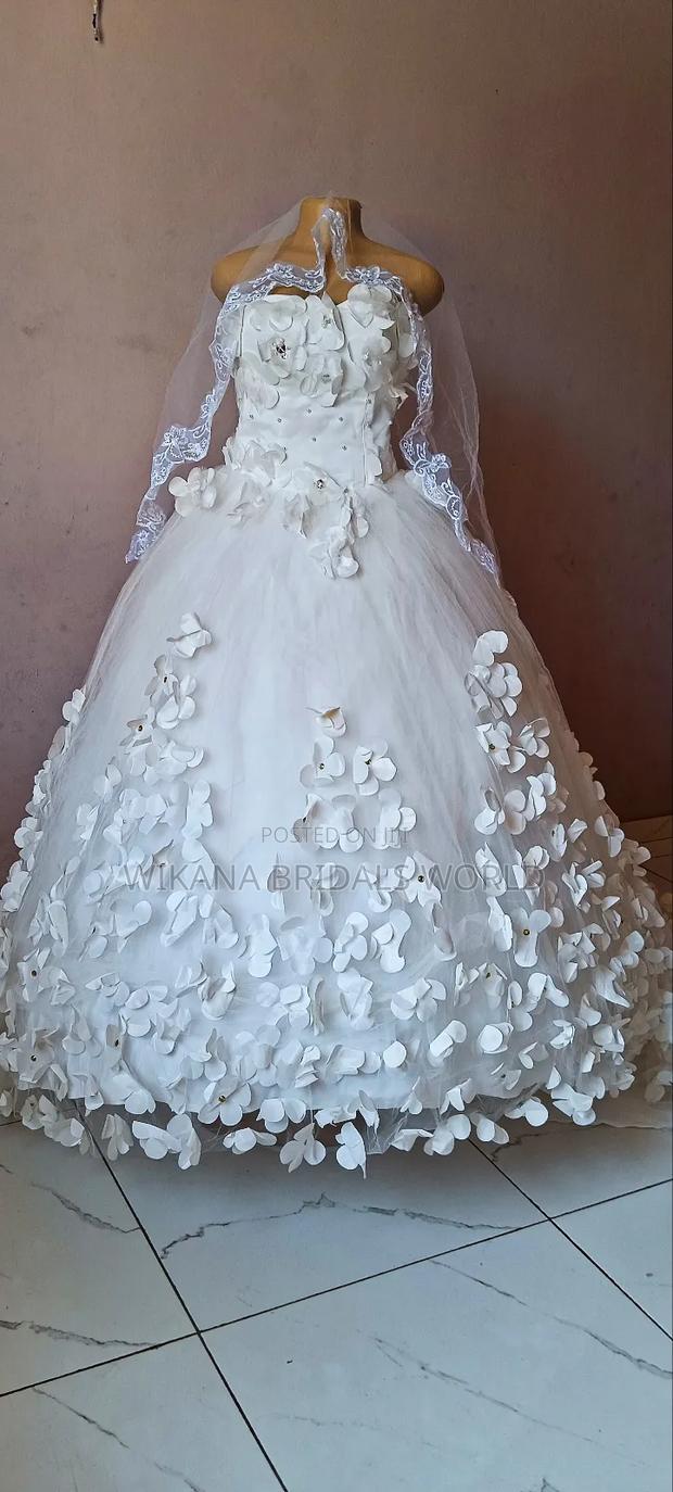 Wedding Gowns and Jewellery