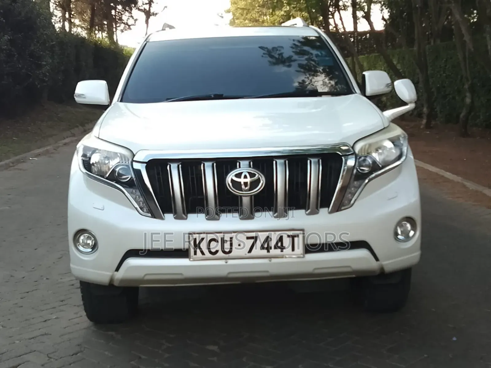Toyota Land Cruiser Prado 2.7 i 2012 White