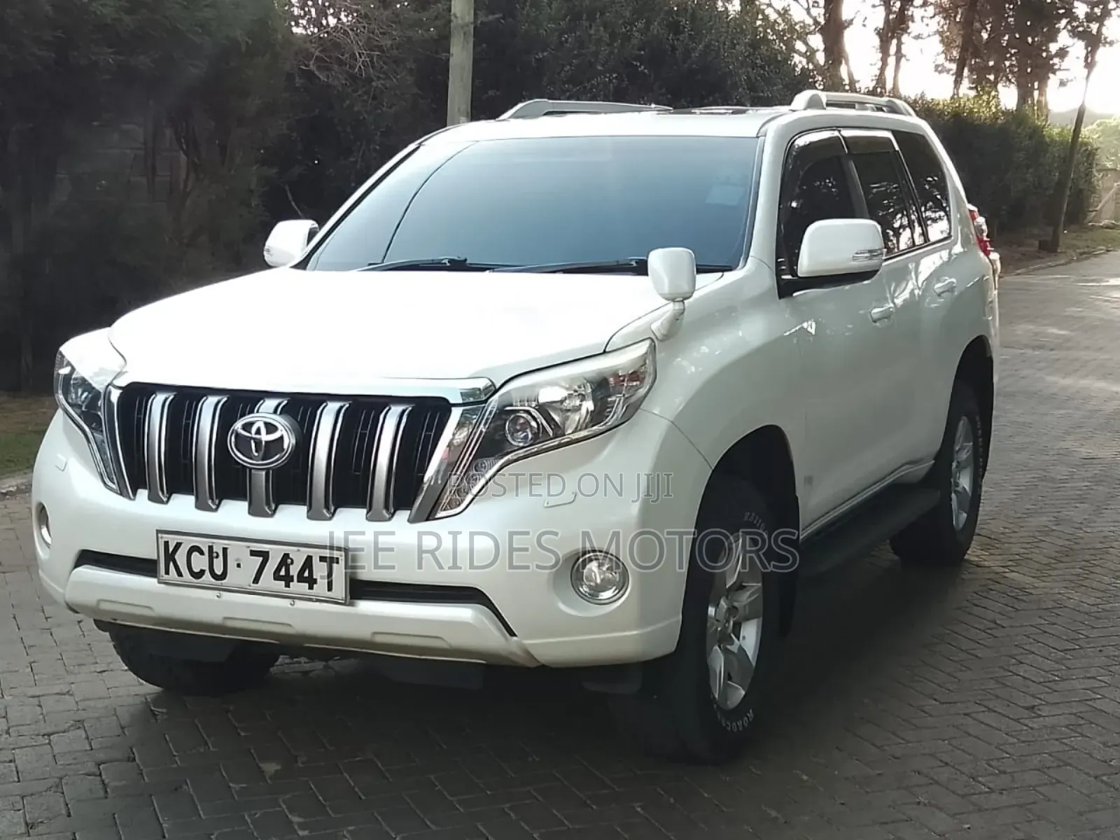 Toyota Land Cruiser Prado 2.7 i 2012 White