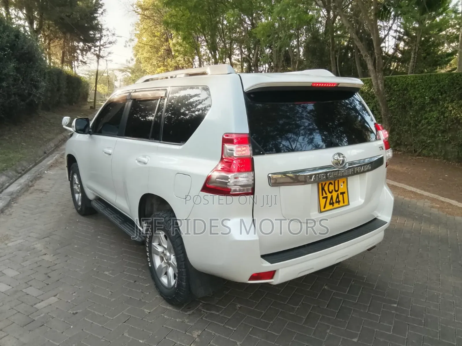 Toyota Land Cruiser Prado 2.7 i 2012 White