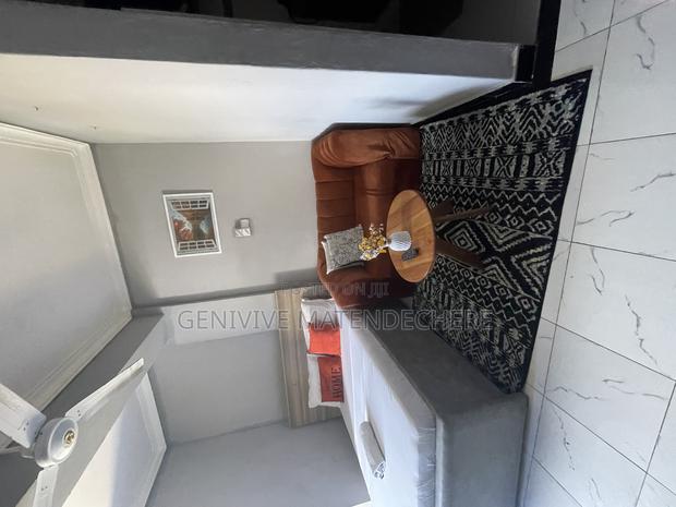 Amazon View - thumbnail 10