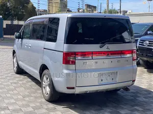 Mitsubishi Delica 2016 Silver