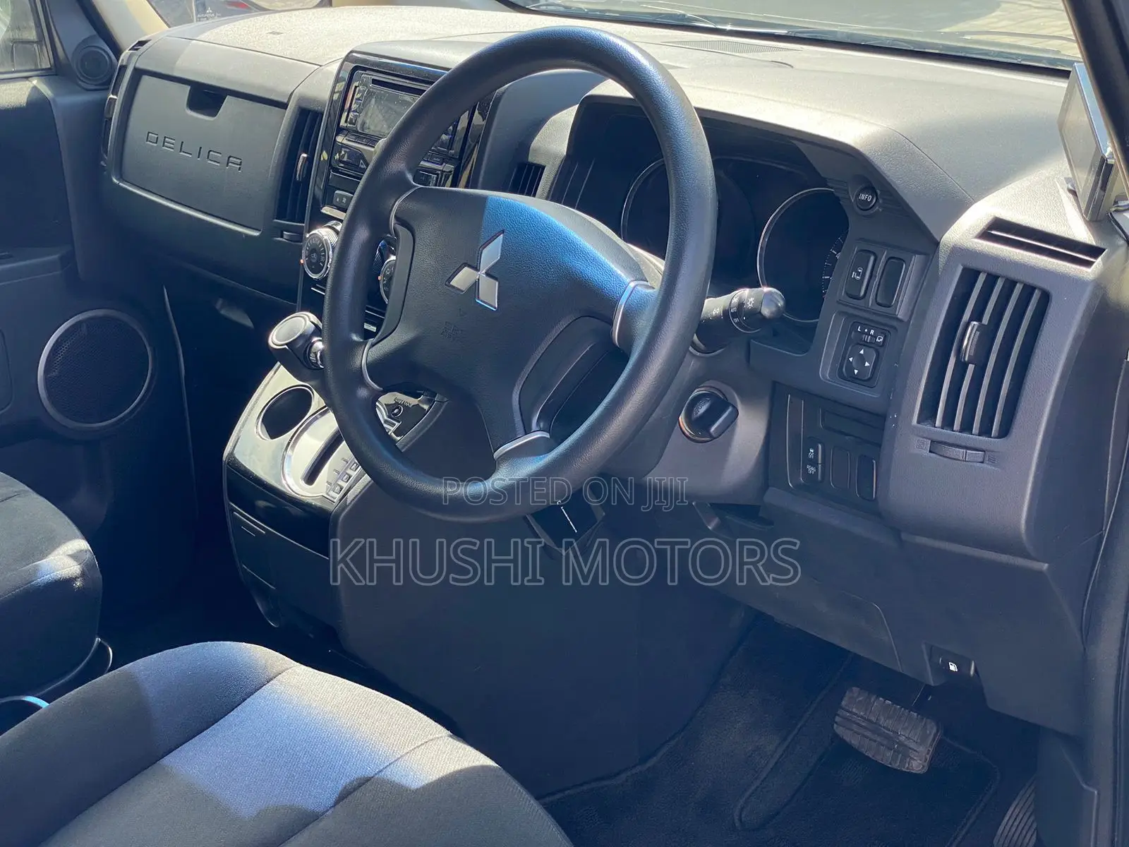 Mitsubishi Delica 2016 Silver