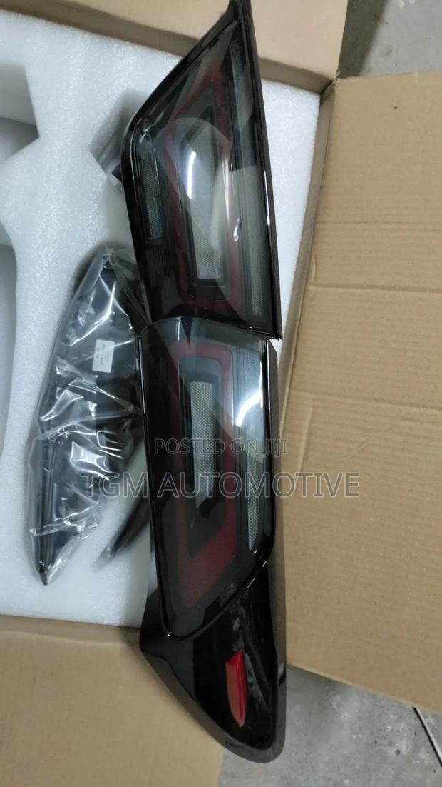 Aftermarket Tail Lamp Smoked Harrier 2014/2015